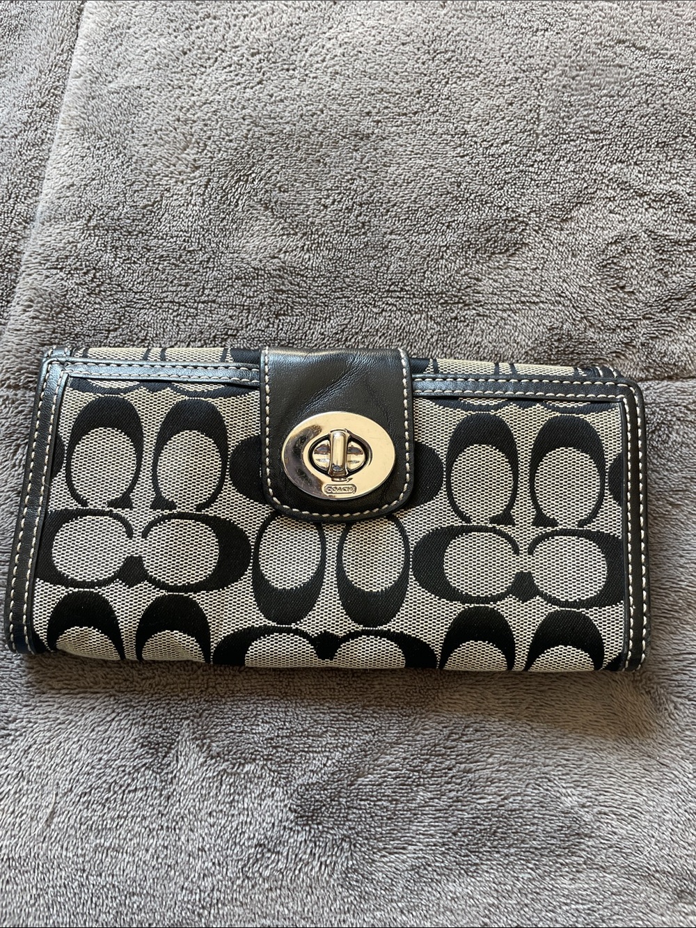 Coach Y2K wallet logo print turn lock